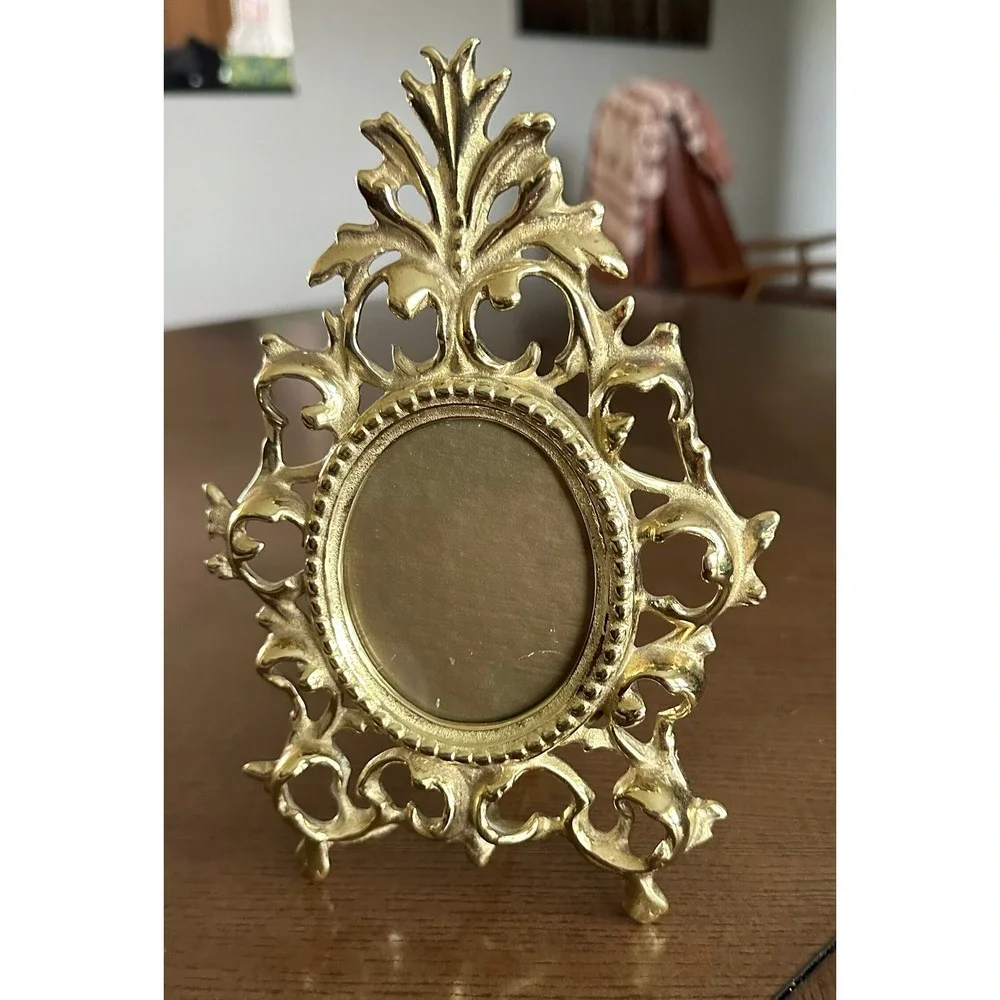 Virginia Metalcrafters Ornate Heavy Brass Tabletop Mantel Vintage Picture Frame‎